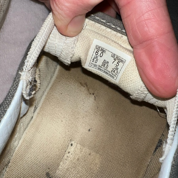 Vans - Picture 4 of 6